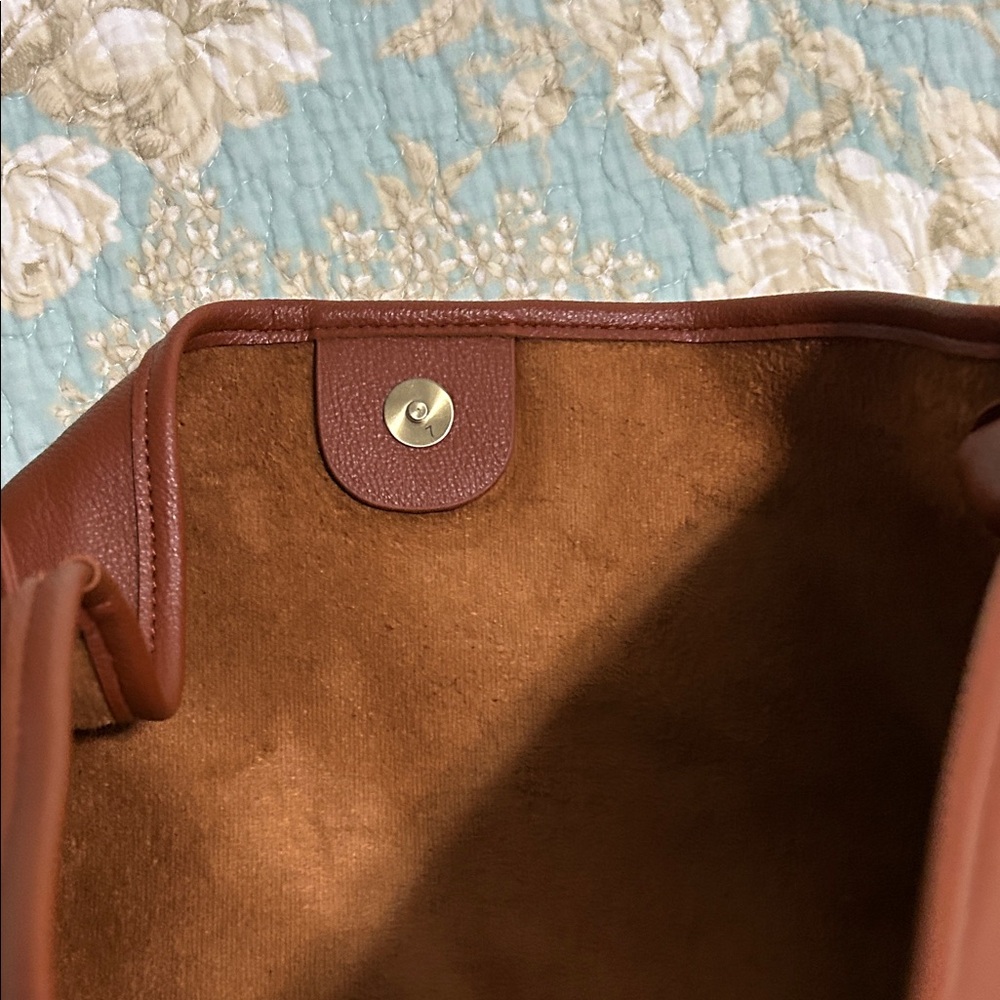 Elegant Brown Vegan Leather Tote Bag Set - Picture 6 of 11